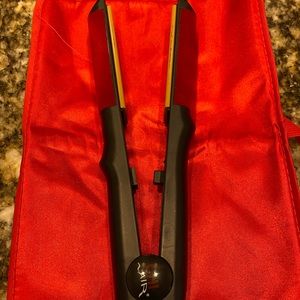CHI AIR flat iron straightener